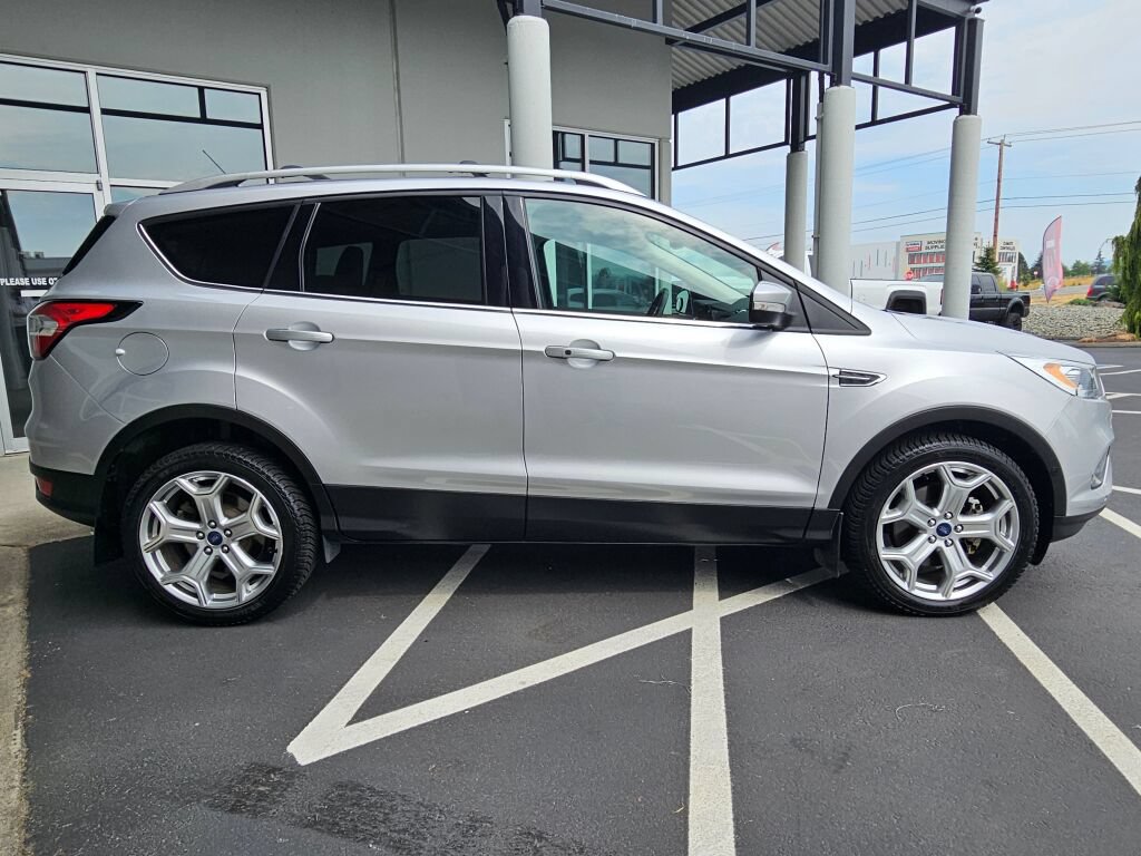 Used 2017 Ford Escape Titanium w/ Equipment Group 301A AWD/4WD image 6
