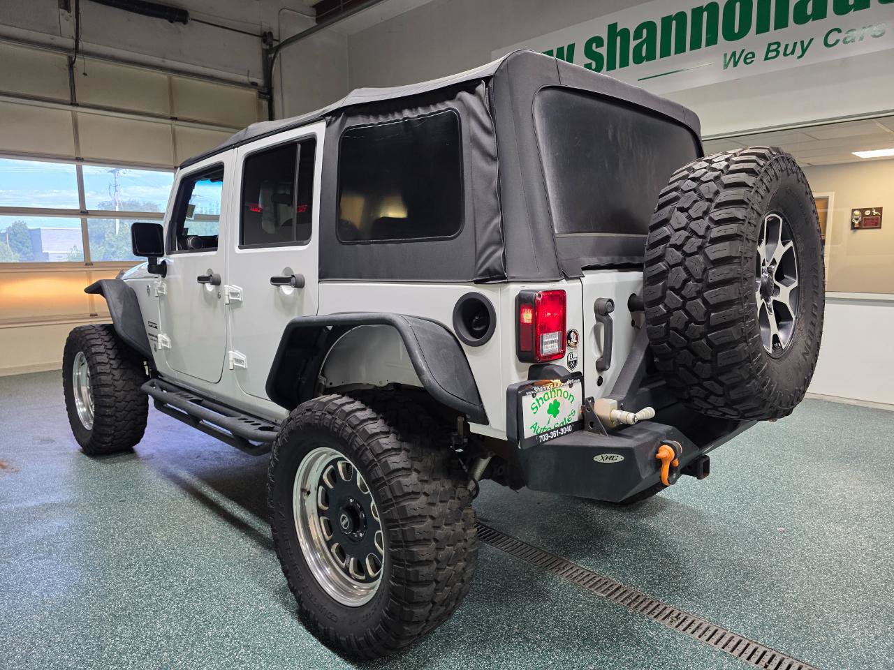 Used 2018 Jeep Wrangler Unlimited Sport w/ Connectivity Group AWD/4WD image 9