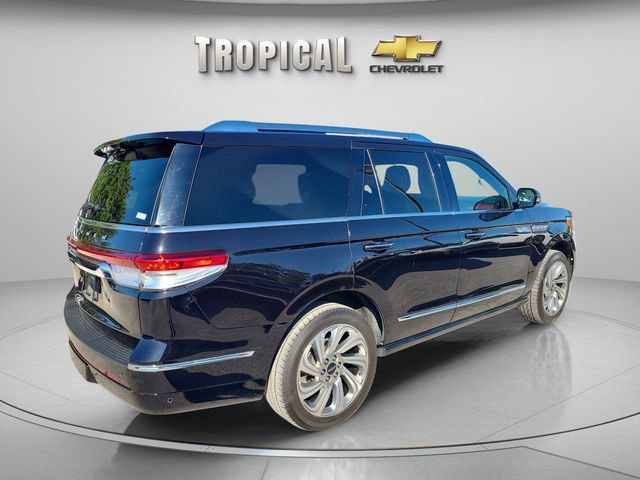 Used 2024 Lincoln Navigator Premiere AWD/4WD image 5