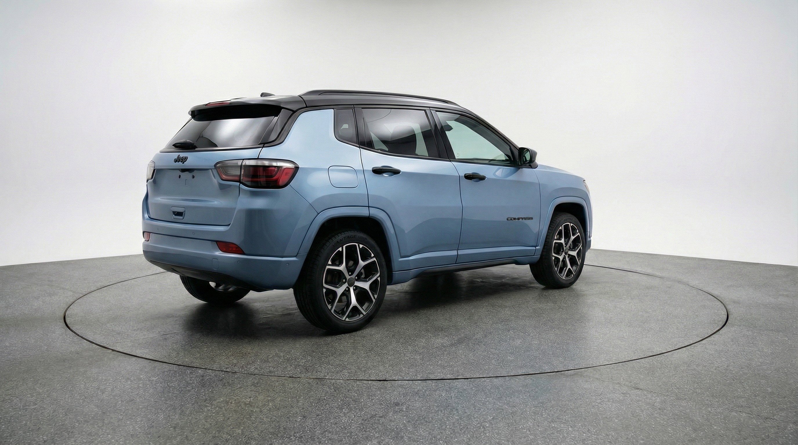 Used 2025 Jeep Compass Limited image 9