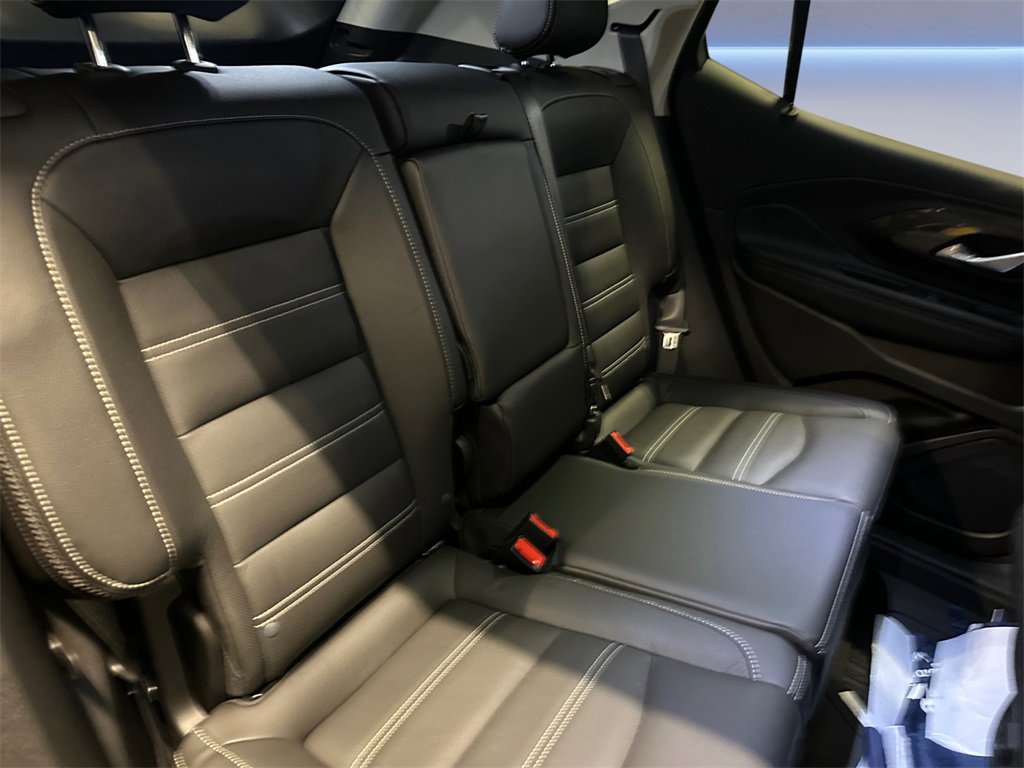 Used 2024 GMC Terrain Denali w/ Black Diamond Edition image 17