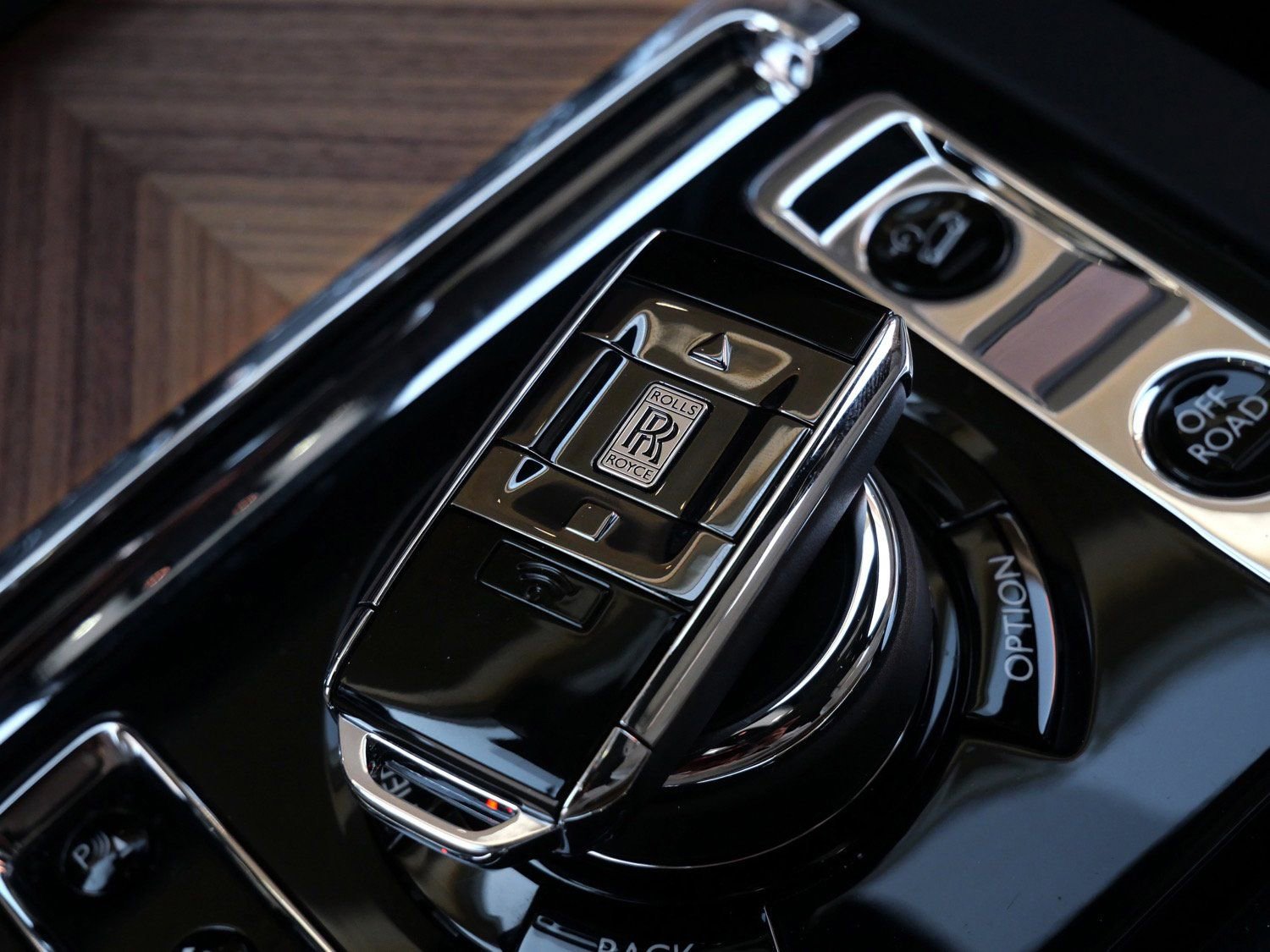 Used 2023 Rolls-Royce Cullinan w/ Cullinan Package image 31