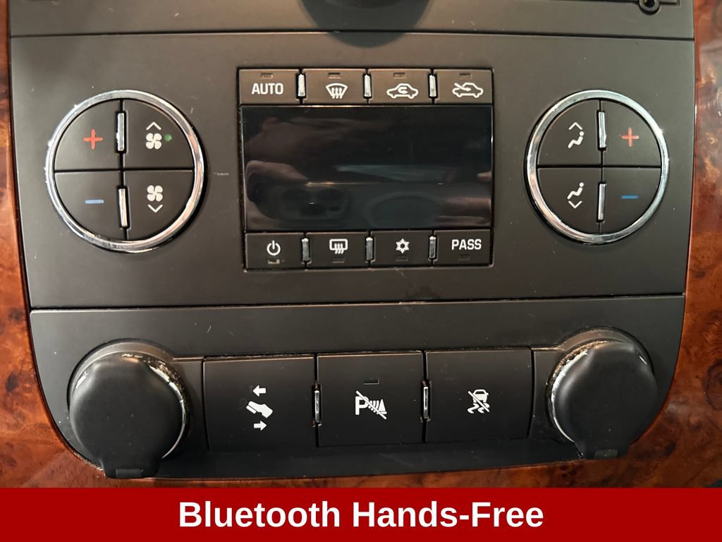 Used 2011 Chevrolet Avalanche LT w/ Regional Value Package AWD/4WD image 15