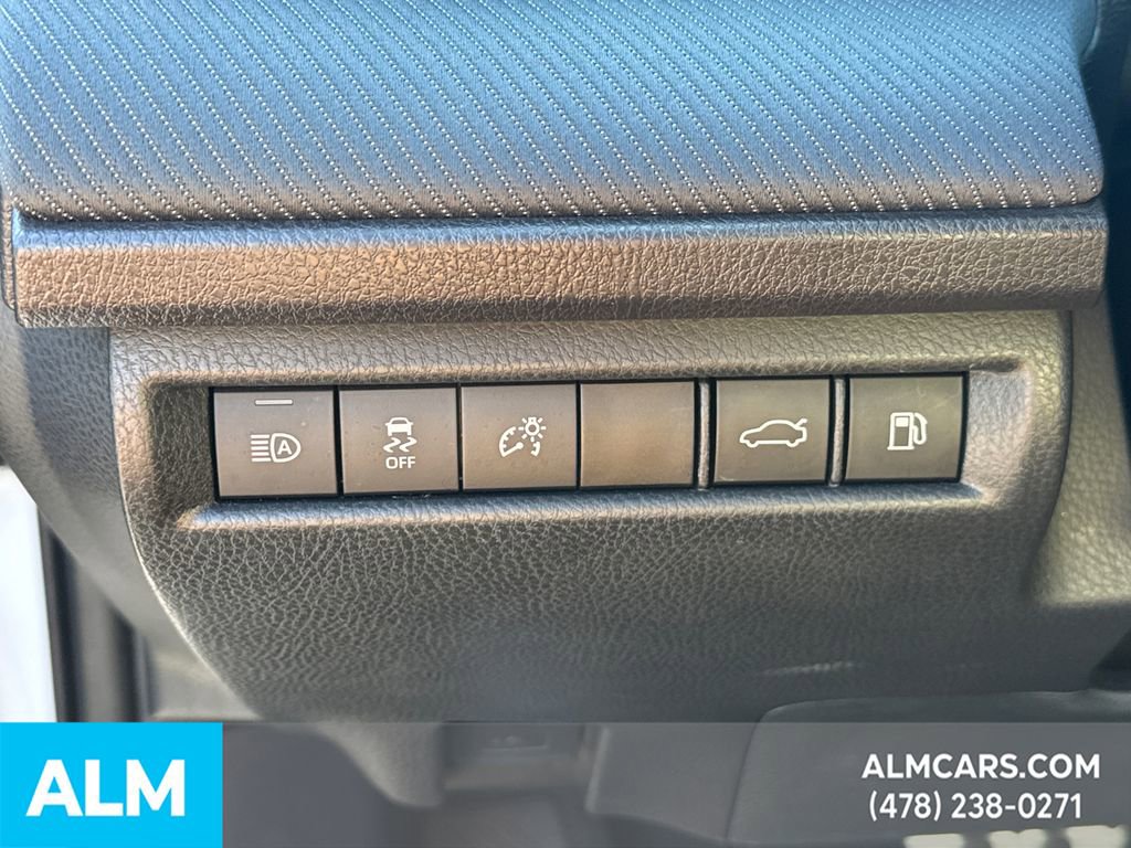 Used 2025 Toyota Camry SE image 36