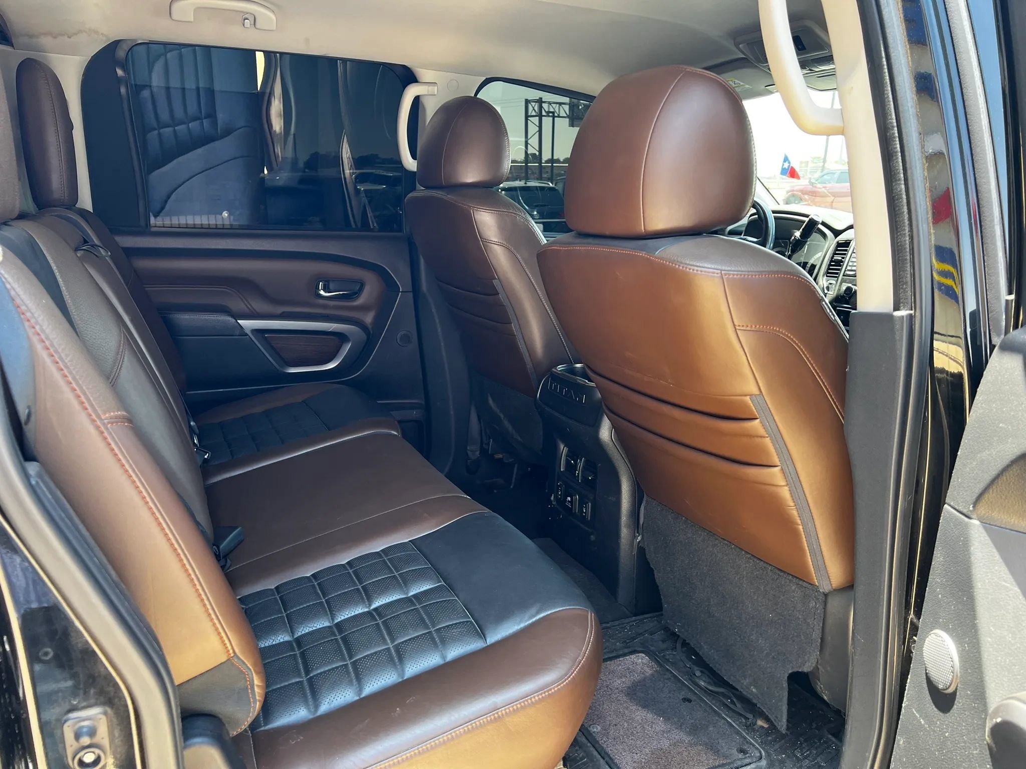Used 2016 Nissan Titan Platinum Reserve AWD/4WD image 22