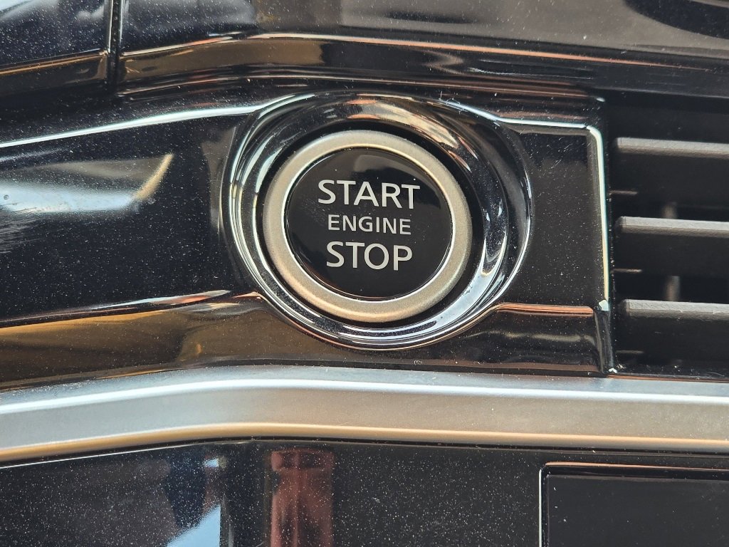 Used 2024 Nissan Pathfinder SV image 17