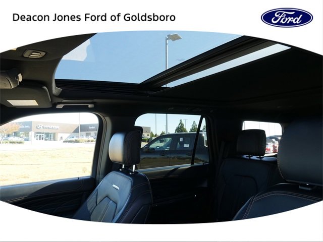 Certified 2023 Ford Expedition Platinum image 30