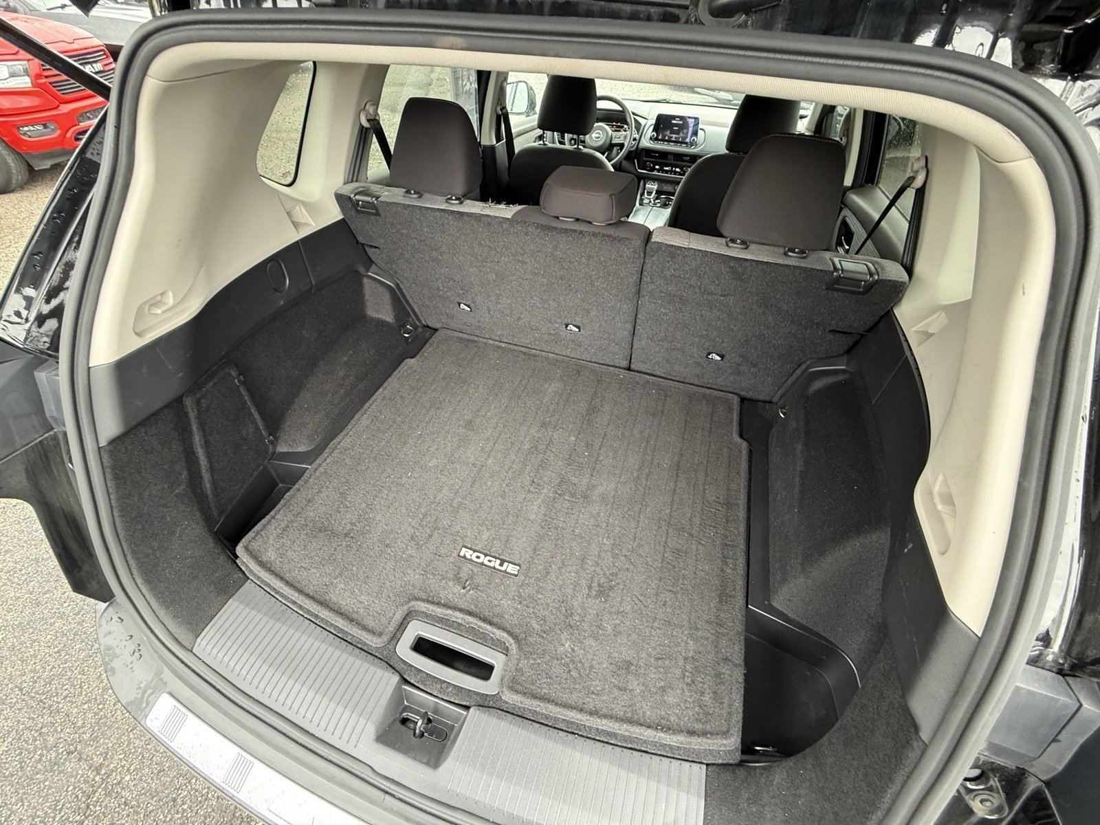 Used 2023 Nissan Rogue SV image 25