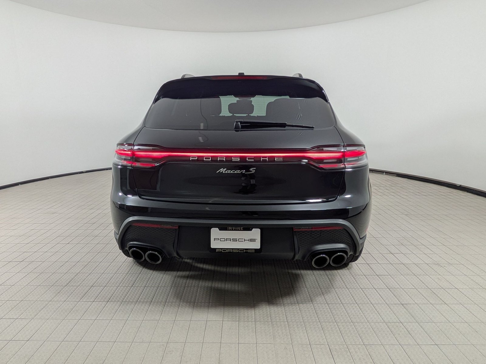 Certified 2025 Porsche Macan S AWD/4WD image 10
