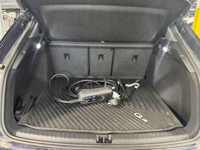 Used 2023 Audi Q4 e-tron Prestige AWD/4WD image 32