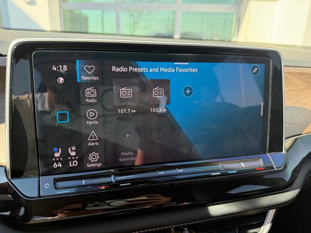 Used 2024 Volkswagen Atlas SE w/ Black Wheel Package image 14