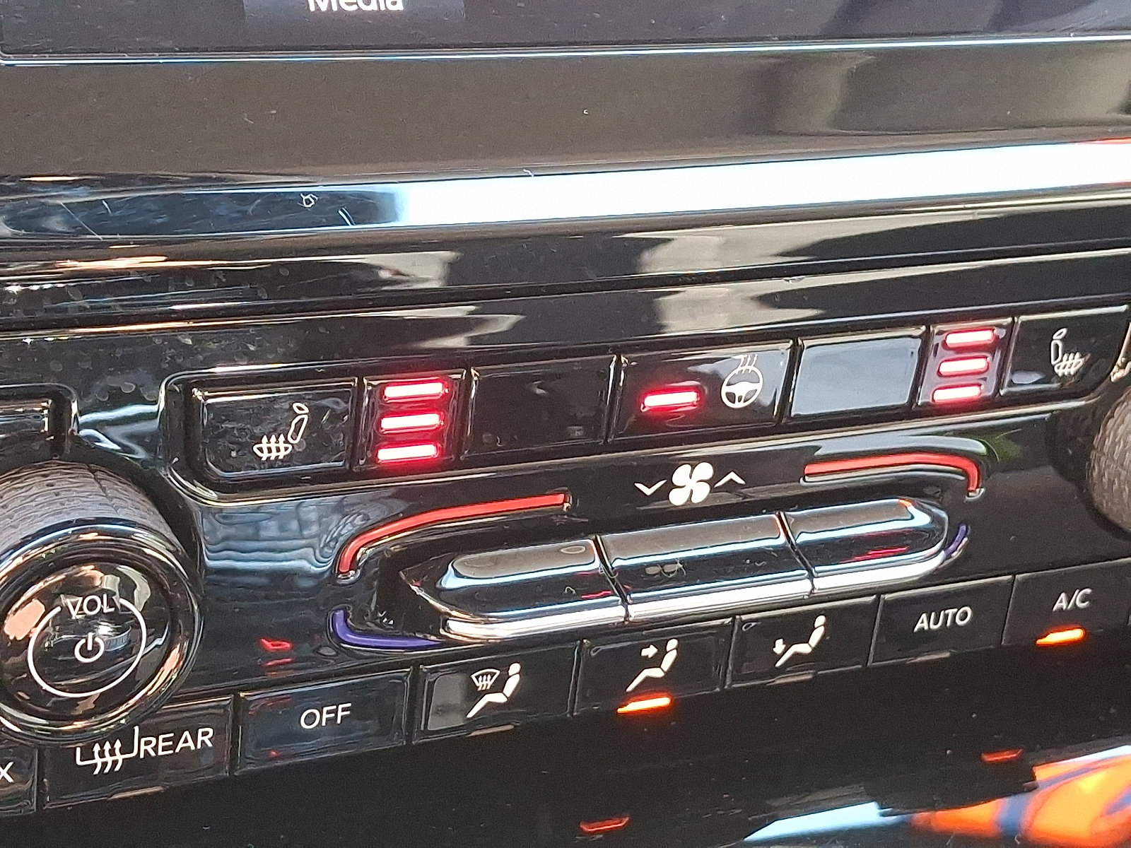 Certified 2021 Jeep Grand Cherokee L Laredo w/ Luxury Tech Group I image 23