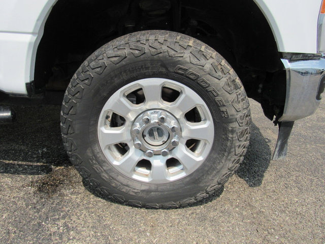 Used 2023 Ford F350 XLT w/ FX4 Off-Road Package AWD/4WD image 10