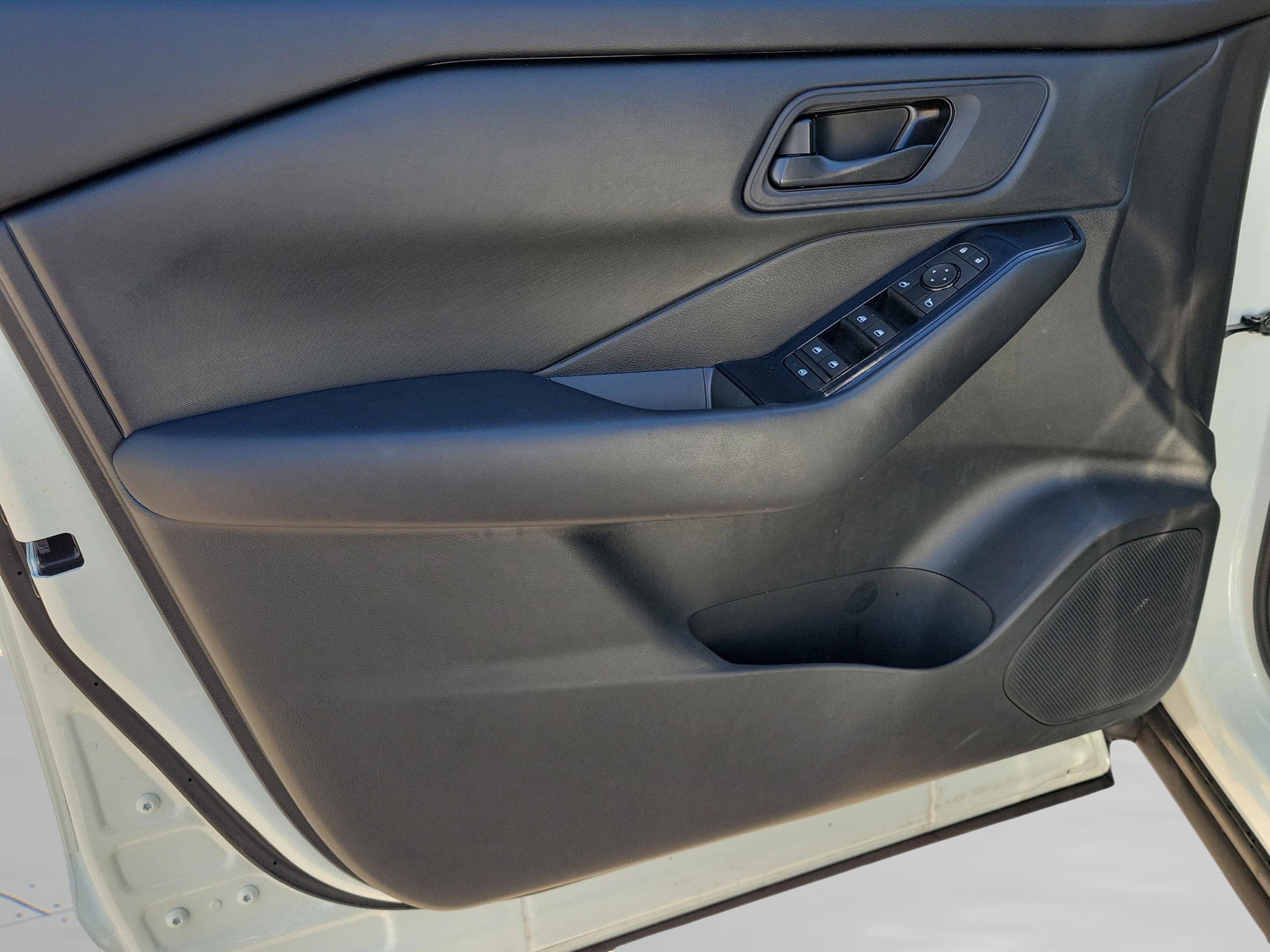 Certified 2024 Nissan Rogue S image 18