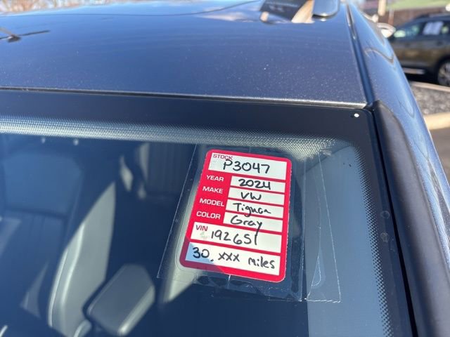 Used 2024 Volkswagen Tiguan SE image 43
