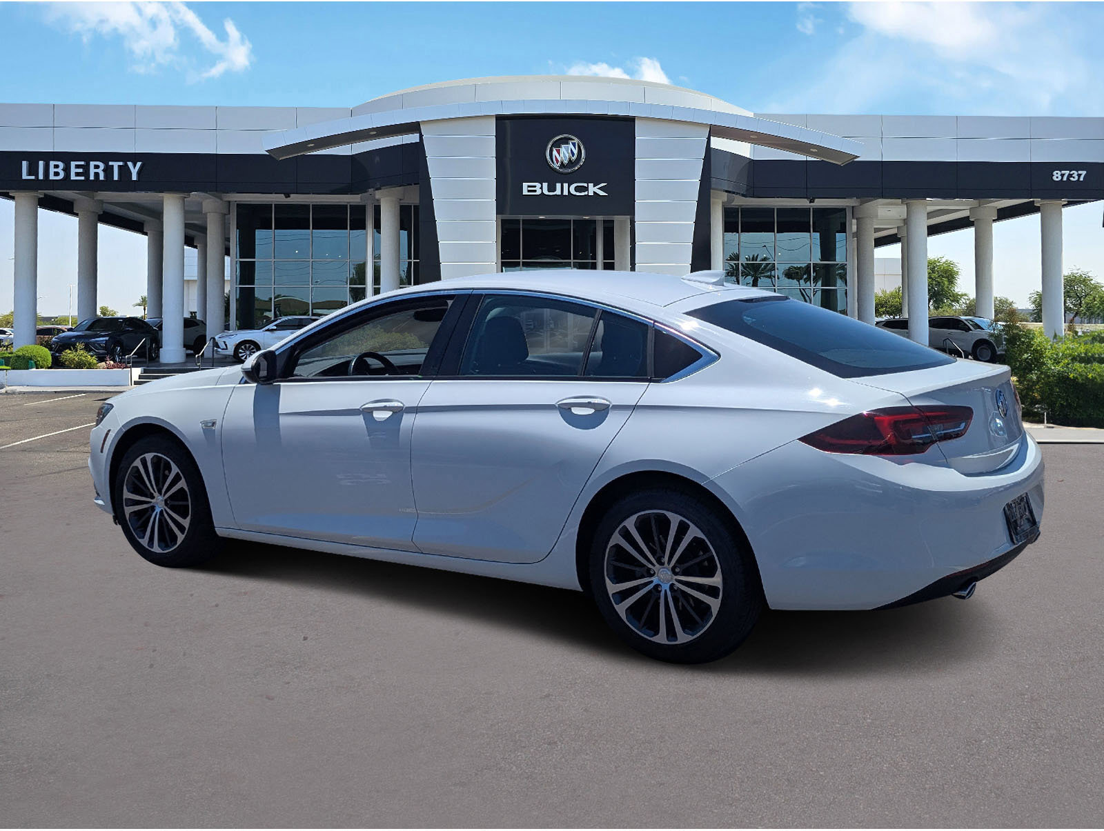 Used 2018 Buick Regal Essence image 5