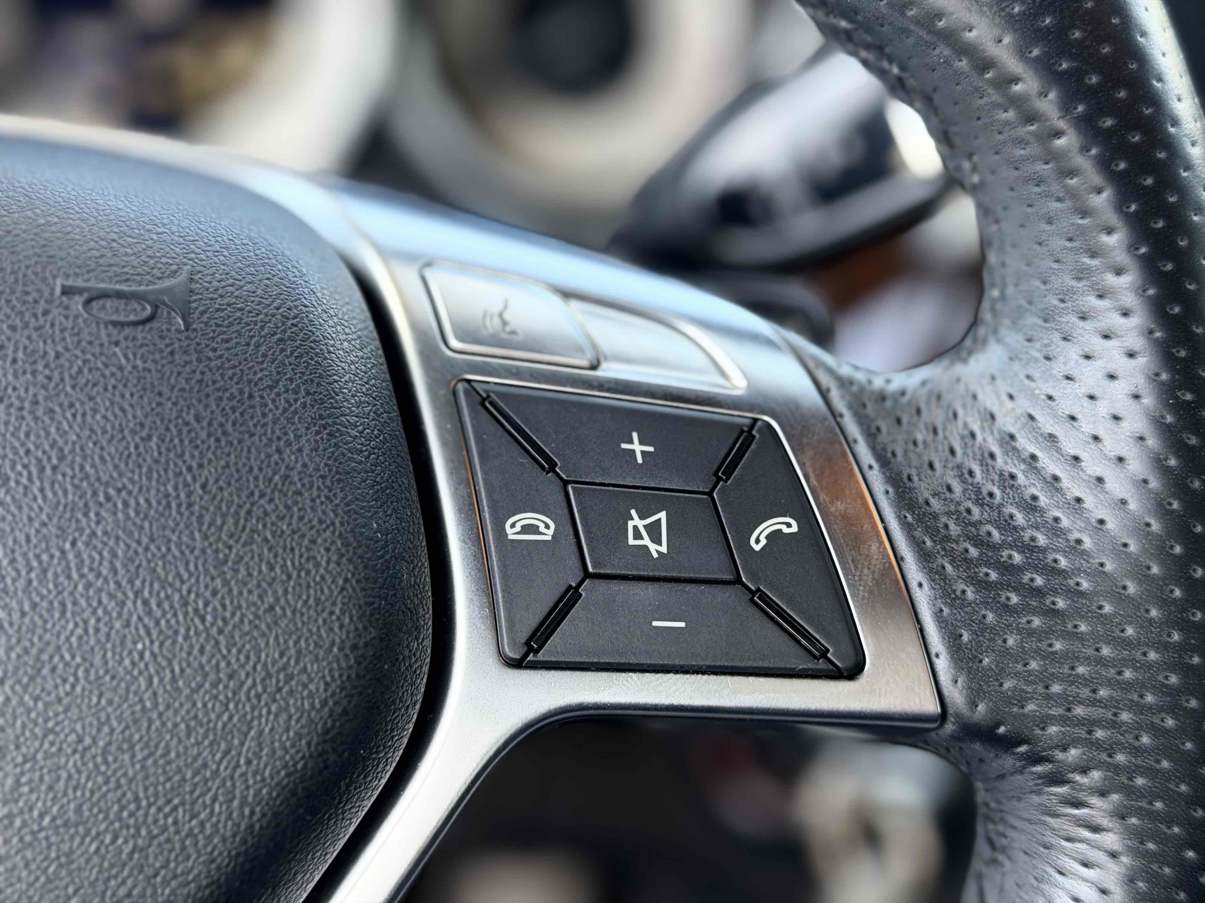 Used 2012 Mercedes-Benz CLS 550 image 29