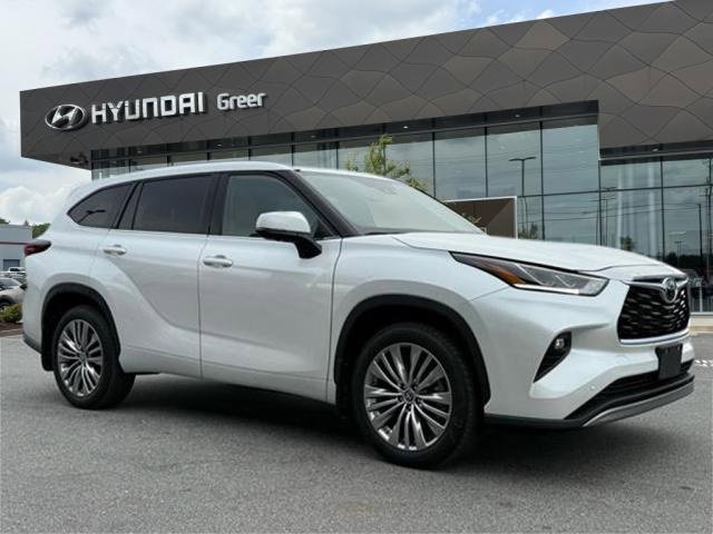 Used 2024 Toyota Highlander Platinum image 1