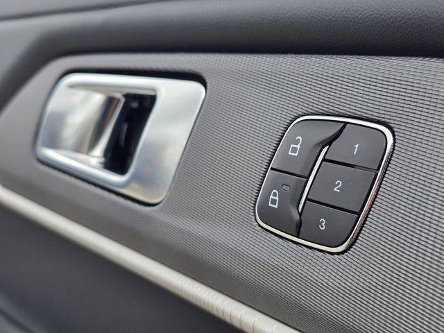 Used 2025 Ford Explorer ST RWD image 28