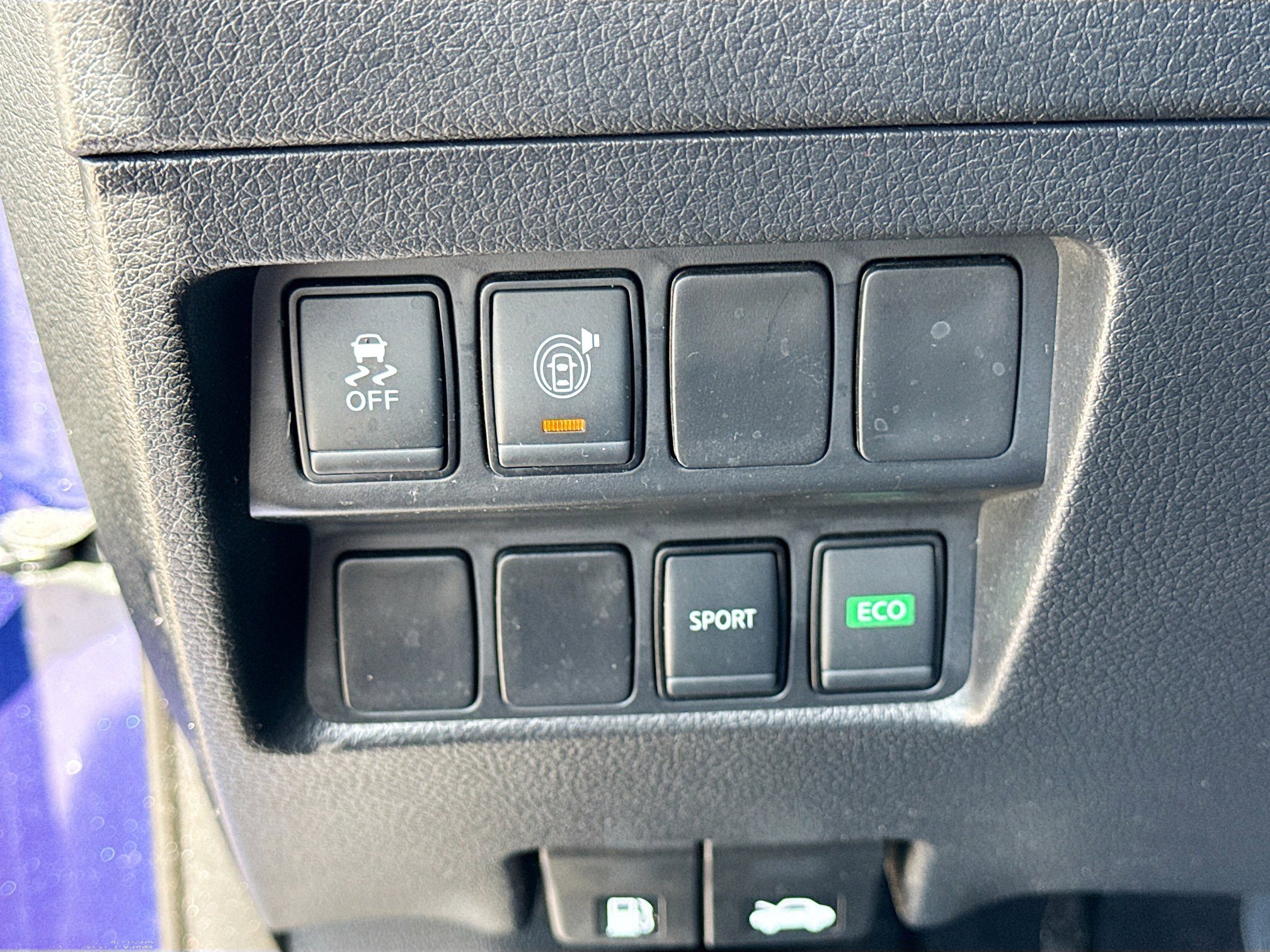 Used 2017 Nissan Rogue SV FWD image 33