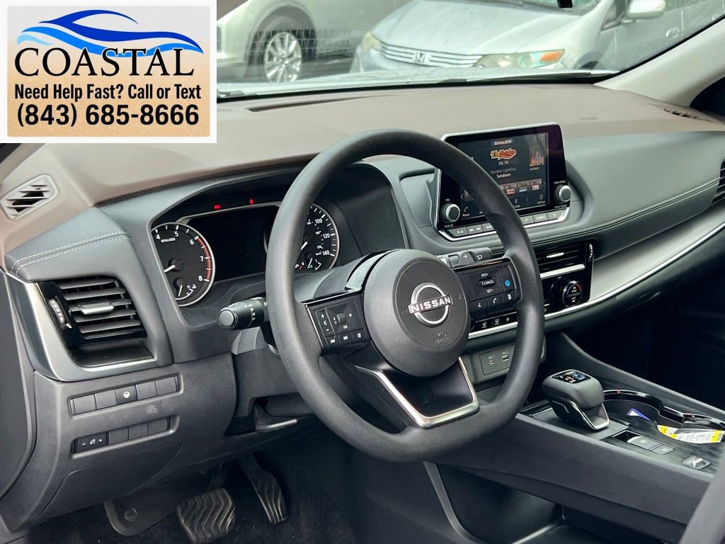 Used 2022 Nissan Rogue SV FWD image 11