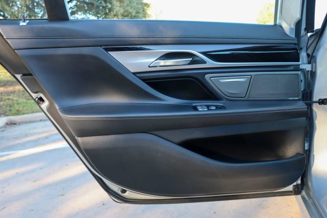 Used 2019 BMW 740i w/ Executive Package image 12