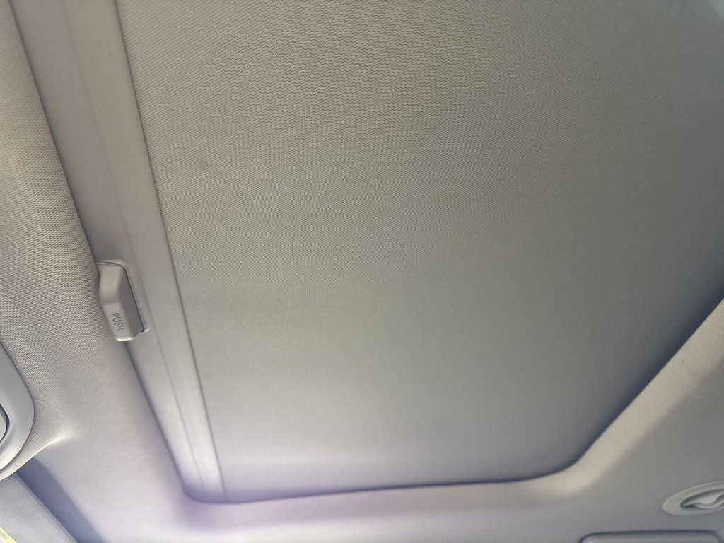 Used 2022 GMC Acadia AT4 w/ GMC Pro Grade Package image 29