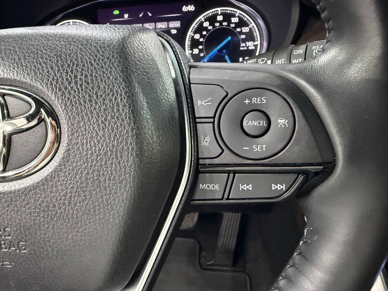 Used 2021 Toyota Venza Limited AWD/4WD image 17