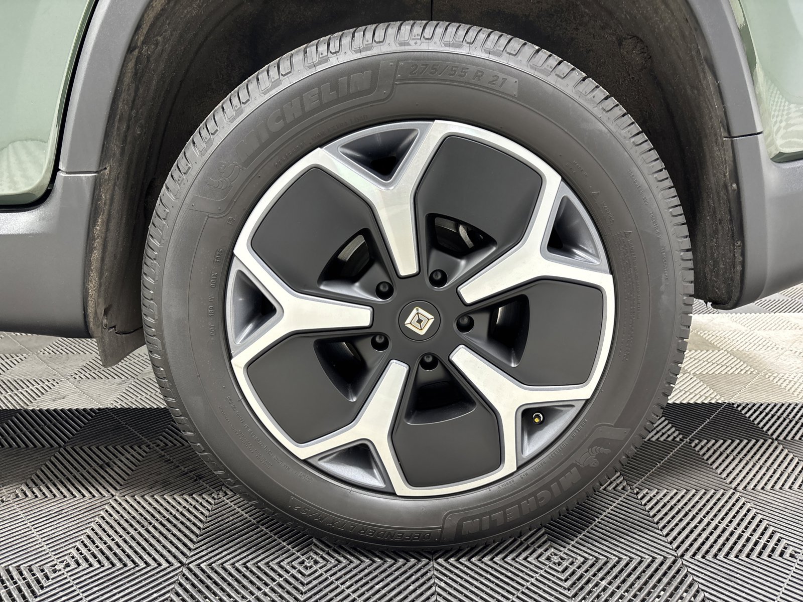 Used 2024 Rivian R1T Adventure image 10