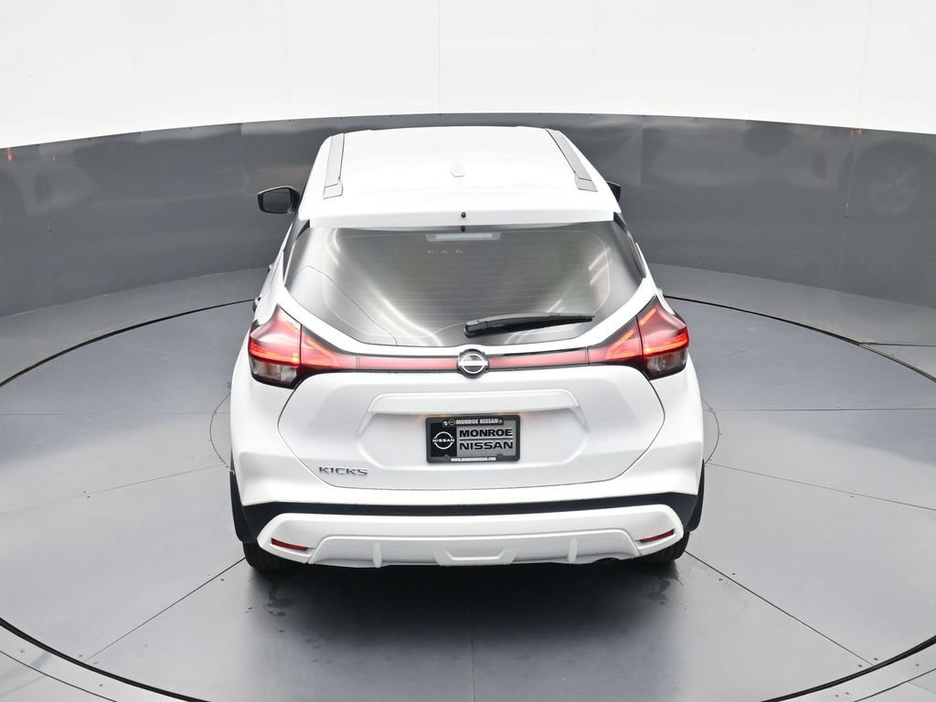 Certified 2025 Nissan Kicks Play S FWD image 32
