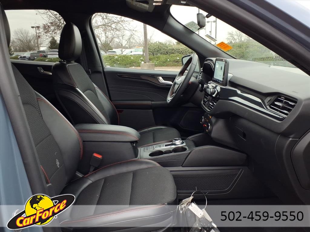 Used 2023 Ford Escape ST-Line Select image 13