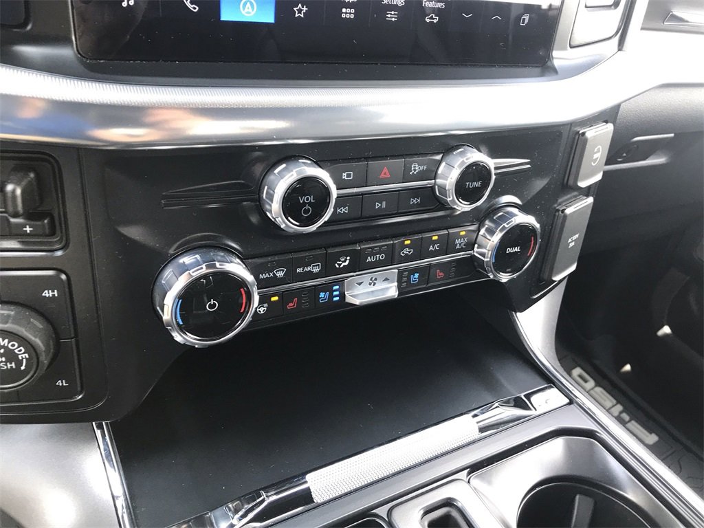 Used 2025 Ford F150 Lariat w/ Equipment Group 502A High image 19