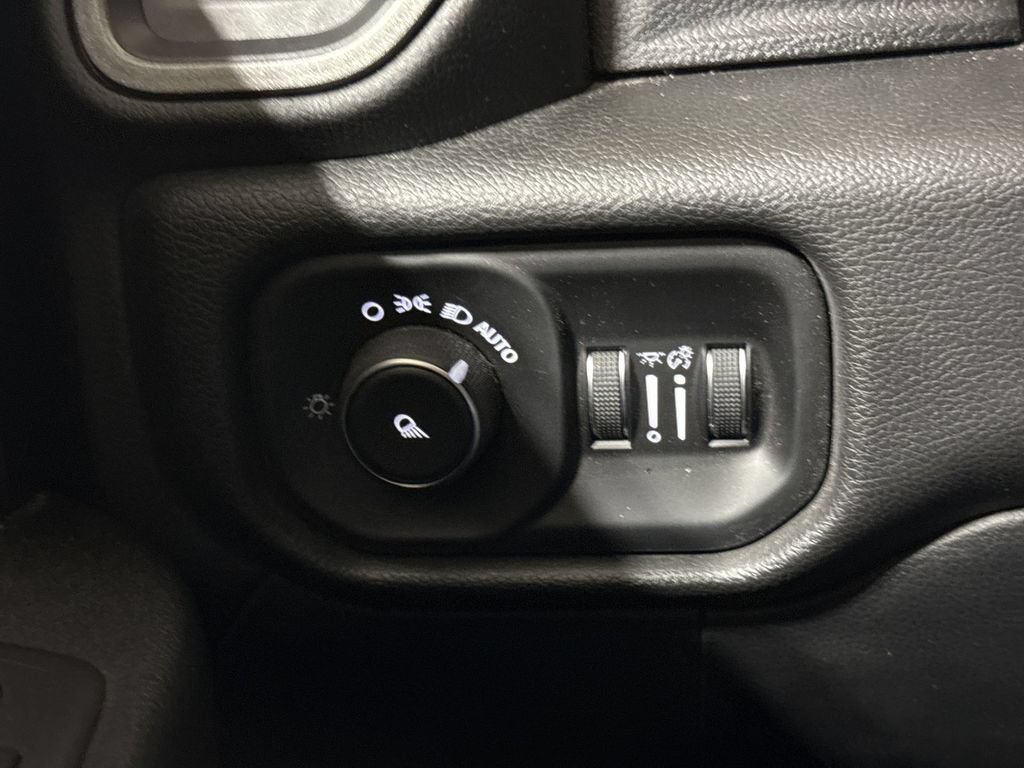 Used 2020 RAM 3500 Tradesman AWD/4WD image 18