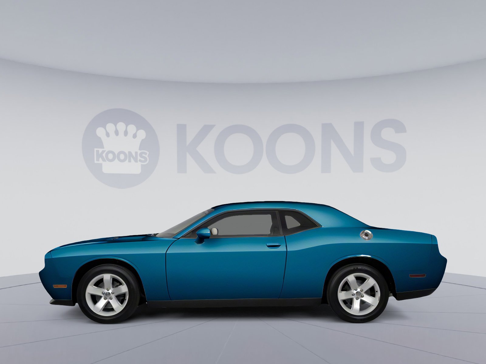 Used 2013 Dodge Challenger SXT RWD image 4