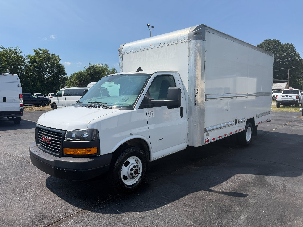 Used 2021 GMC Savana 3500 Extended w/ Power Convenience Package RWD image 4