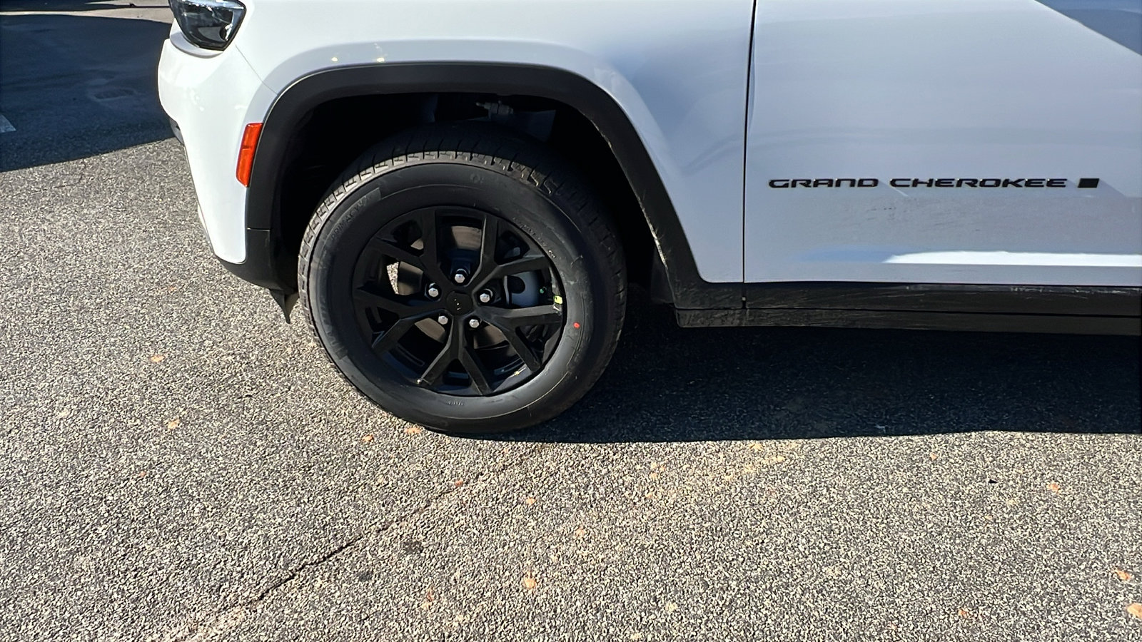 New 2026 Jeep Grand Cherokee Altitude image 12