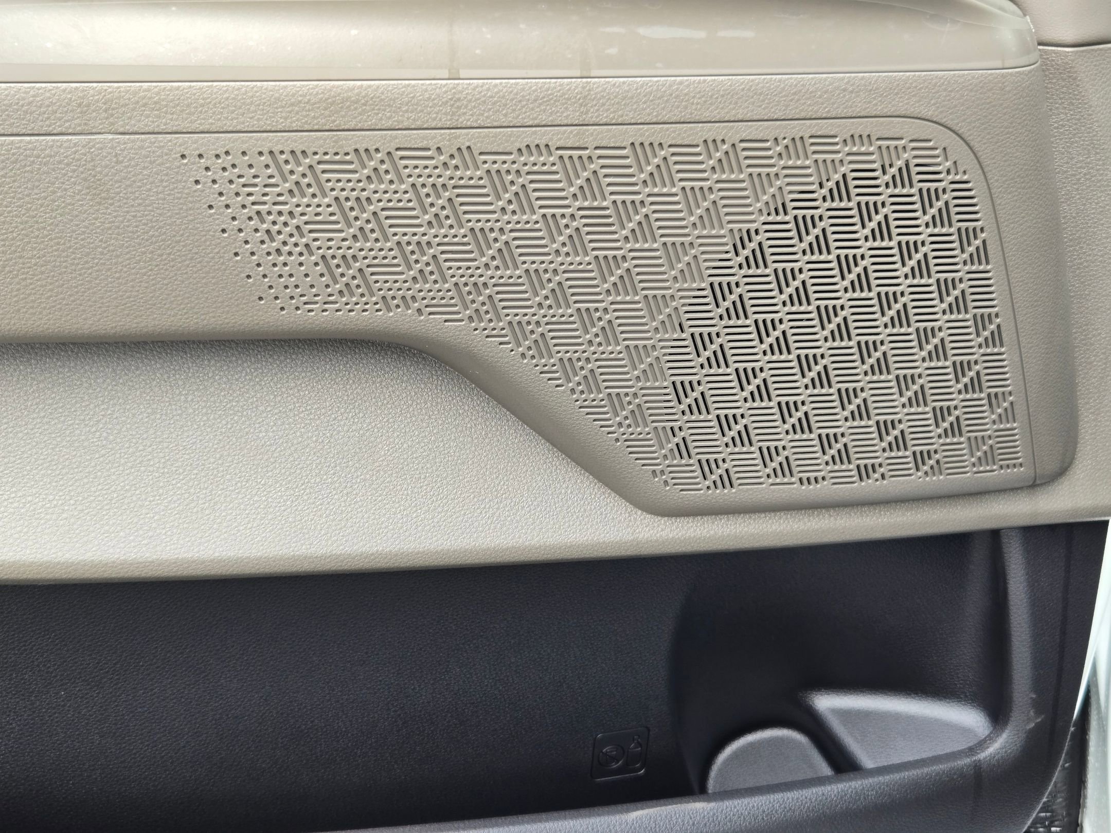New 2026 Kia Carnival EX FWD image 21