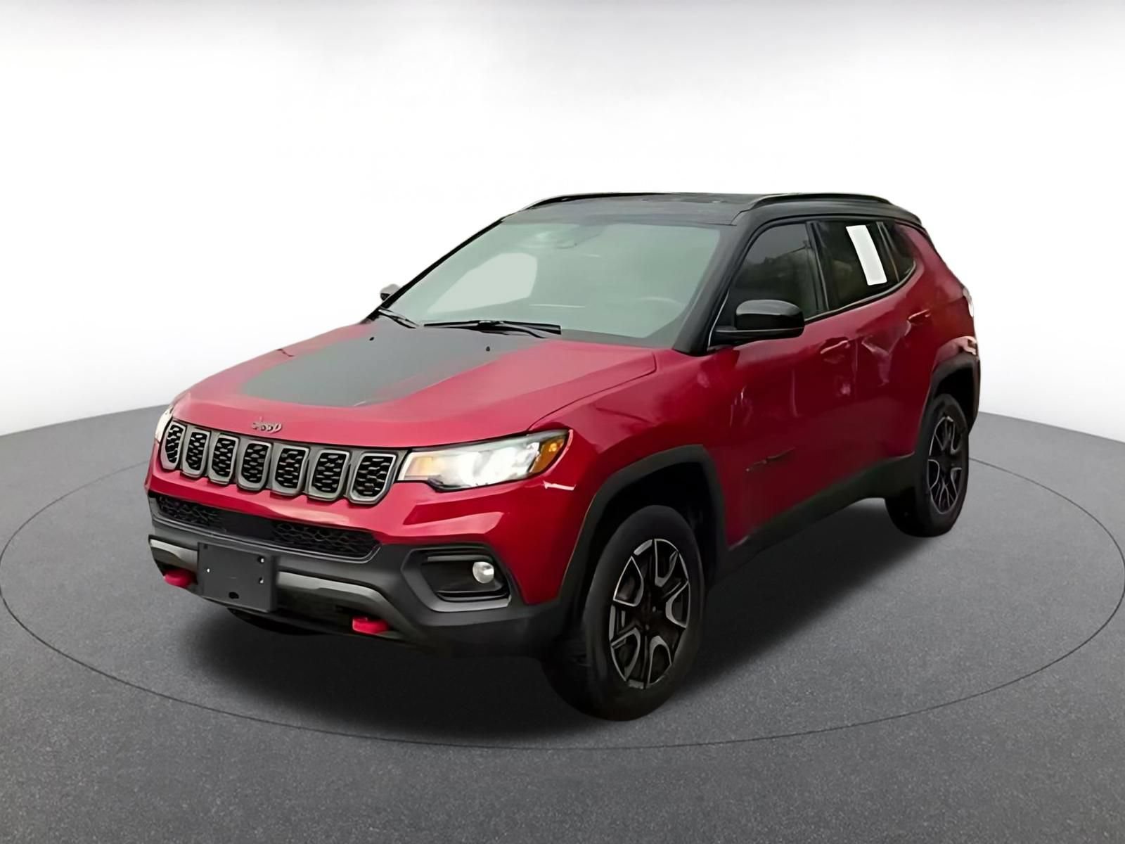 Used 2025 Jeep Compass Trailhawk AWD/4WD image 3