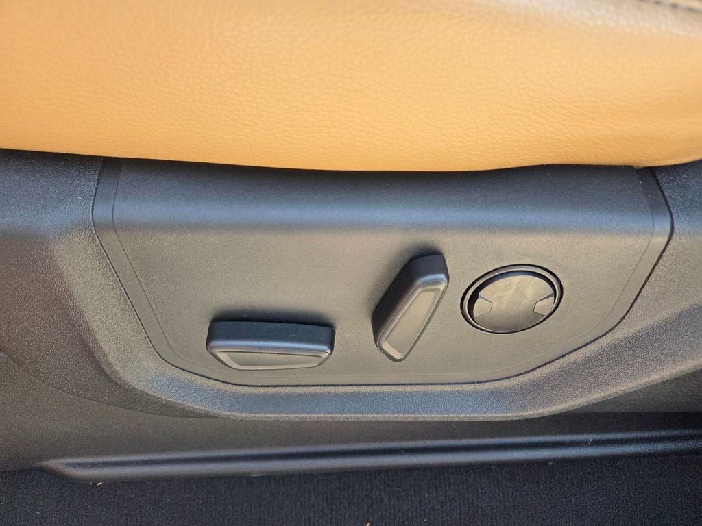 Used 2022 Ford F250 Lariat w/ Lariat Value Package image 7