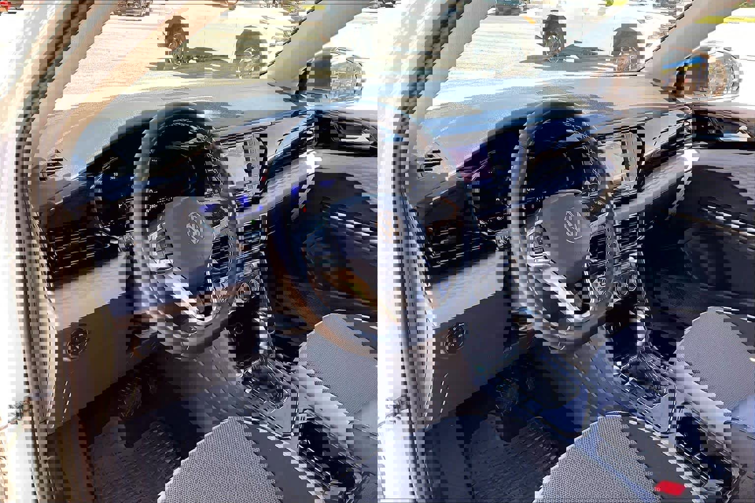 Used 2024 Volkswagen Taos S FWD image 16