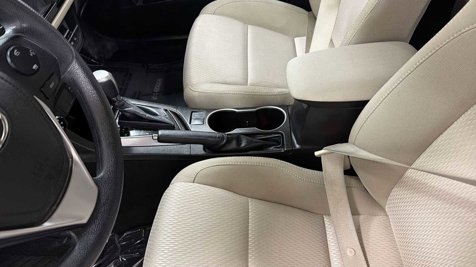 Used 2014 Toyota Corolla LE FWD image 22