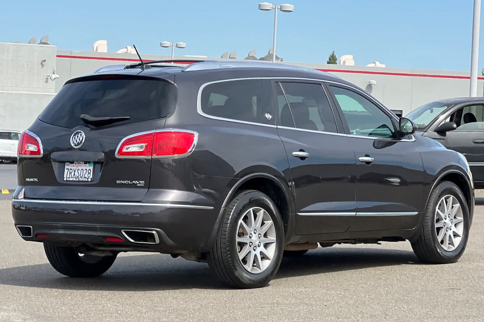 Used 2015 Buick Enclave Leather AWD/4WD image 2