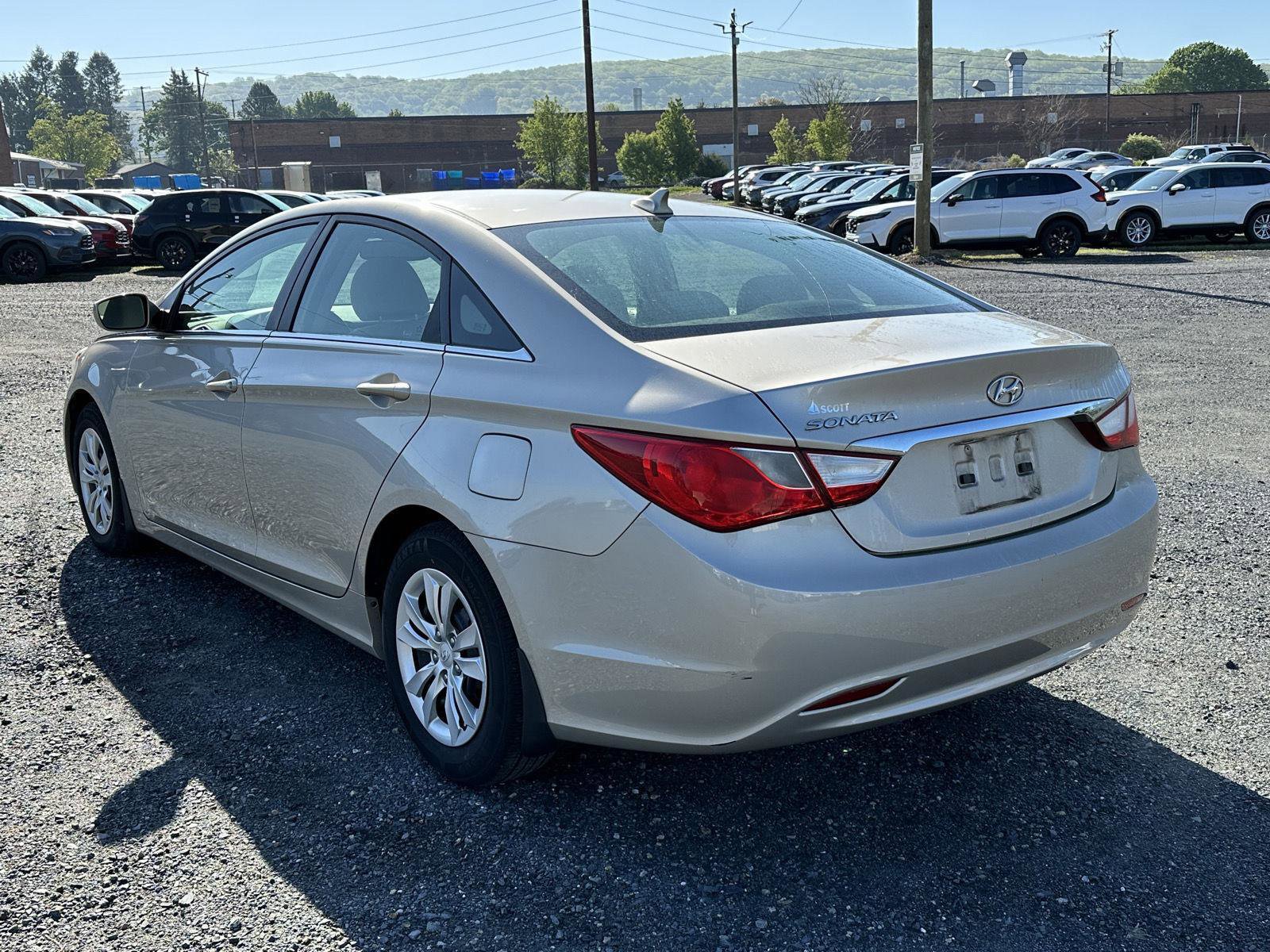 Used 2011 Hyundai Sonata GLS FWD image 6