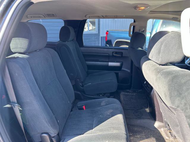 Used 2017 Toyota Sequoia SR5 w/ Sport Appearance Package AWD/4WD image 23