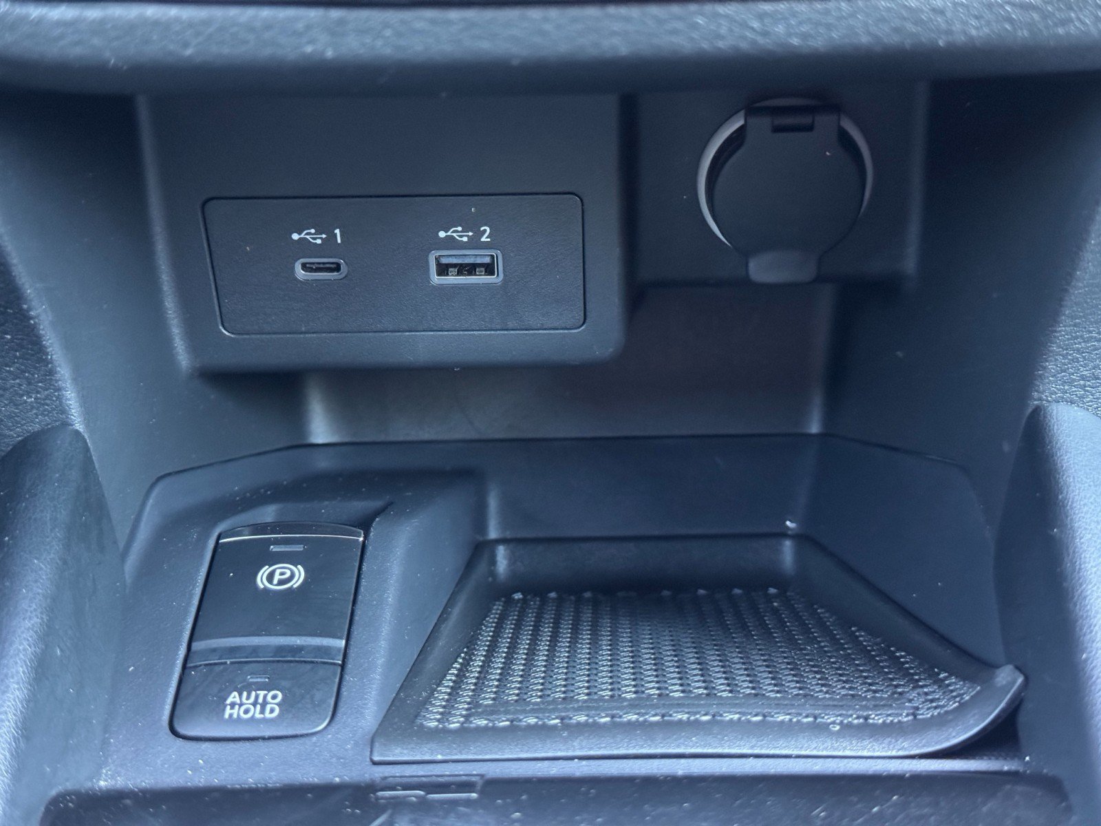 Used 2023 Nissan Kicks SR w/ SR Premium Package FWD image 25