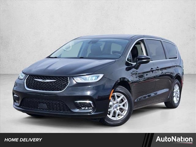 Used 2023 Chrysler Pacifica Touring-L FWD image 1