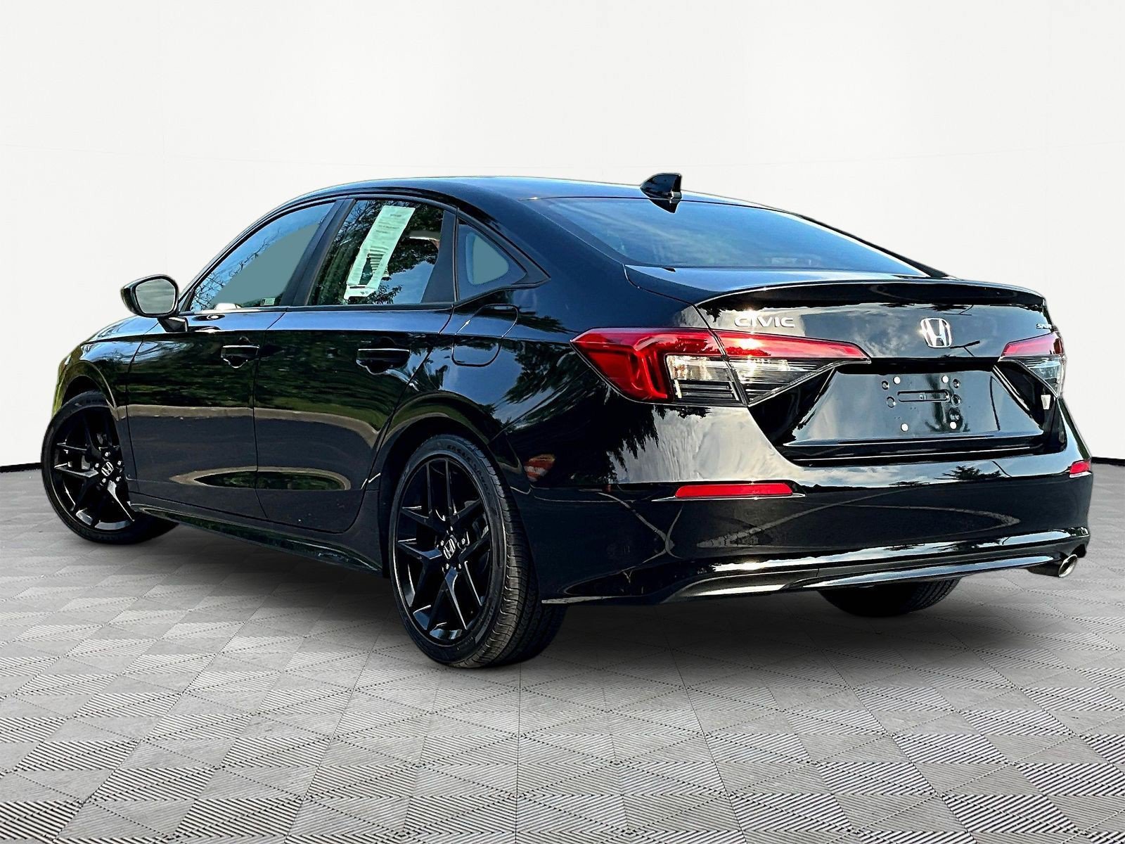 Used 2024 Honda Civic Sport image 4