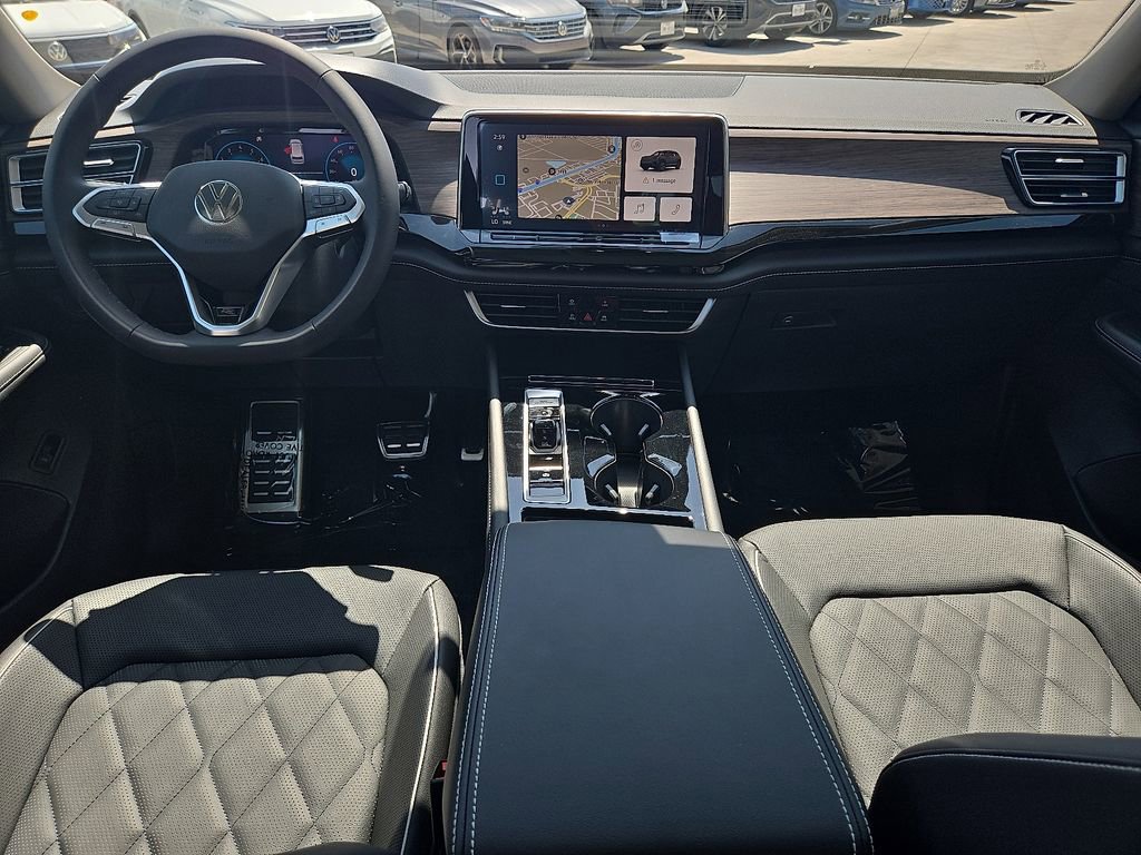 Used 2025 Volkswagen Atlas SEL Premium R-Line image 17