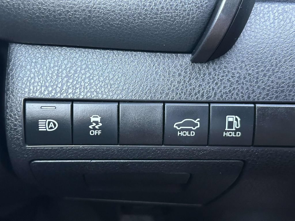 Used 2019 Toyota Camry SE w/ Convenience Package FWD image 19