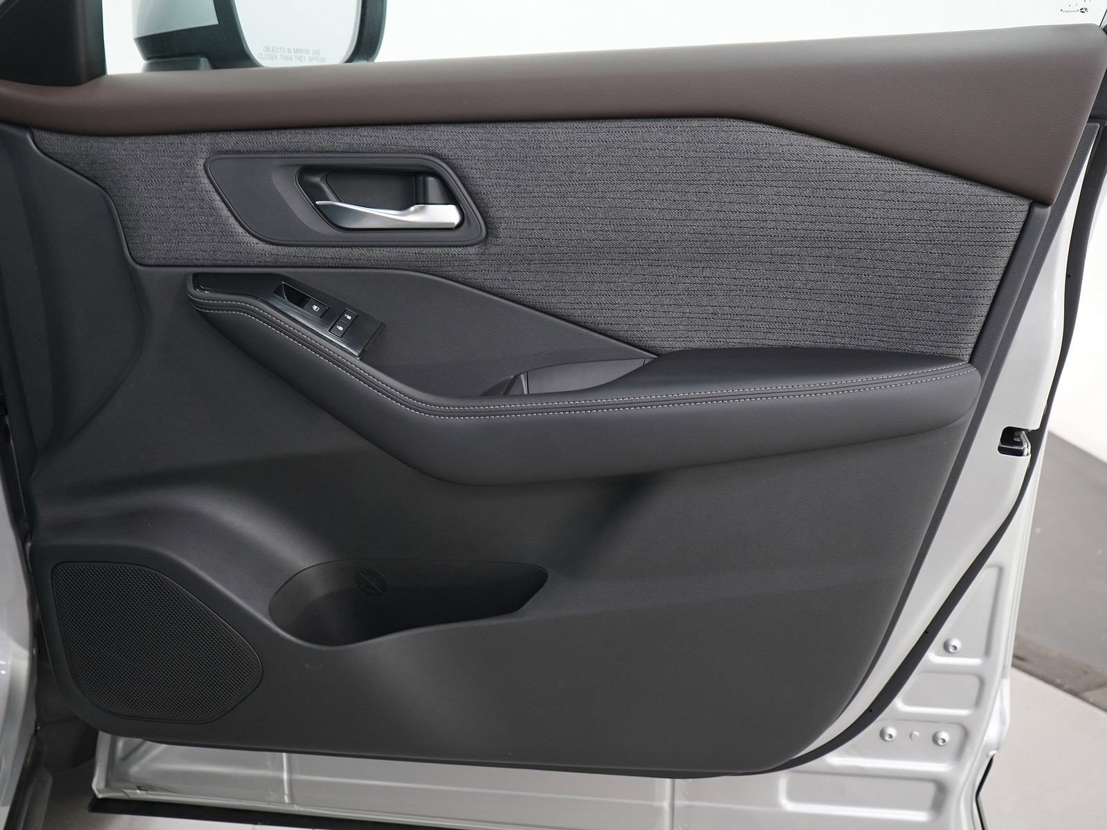 Used 2022 Nissan Rogue SV image 12